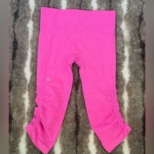 Lululemon hot pink size 4 Capri leggings